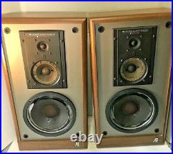 Vintage Pair of Teledyne Acoustic Research AR 38B Speakers