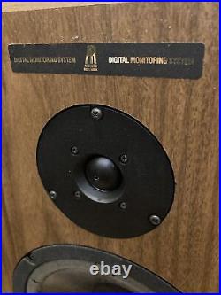 Vintage Teledyne Acoustic Research AR18 BXi High-End 2-Way Bookshelf Speakers