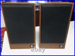 Vntg Teledyne Acoustic Research AR18 Bookshelf Speakers (Local Pick Up Only)