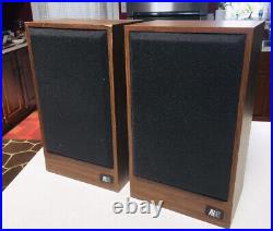 Vntg Teledyne Acoustic Research AR18 Bookshelf Speakers (Local Pick Up Only)