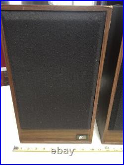 Vntg Teledyne Acoustic Research AR18 Bookshelf Speakers (Local Pick Up Only)