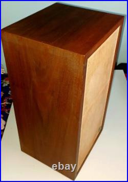 Working Vintage Pair Acoustic Research AR-4x Bookshelf Speakers